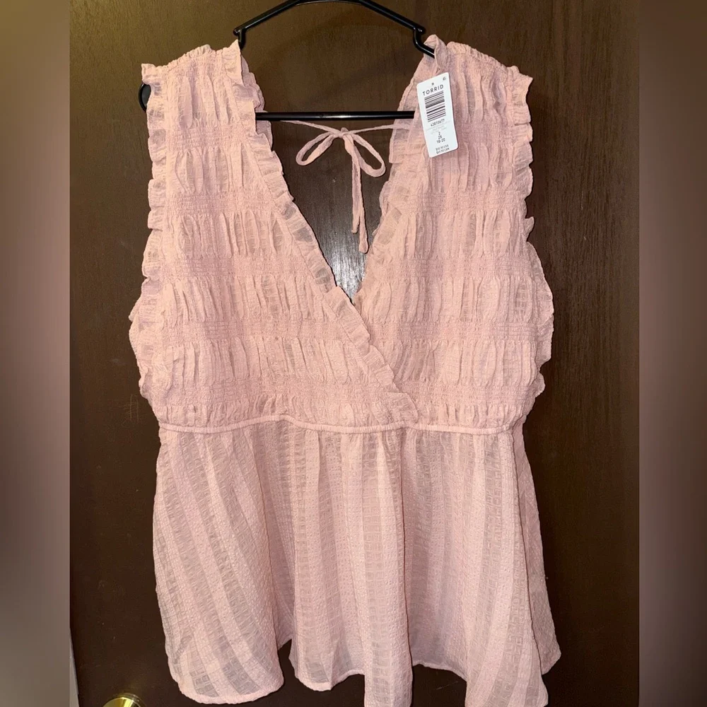 NWT Torrid Light Pink Ruffle V-Neck Peplum Tank (Never Been Worn) - Picture 2 of 6